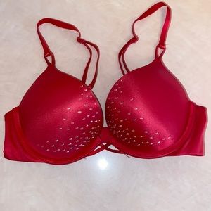 NWOT Victoria’s Secret Bombshell Bra